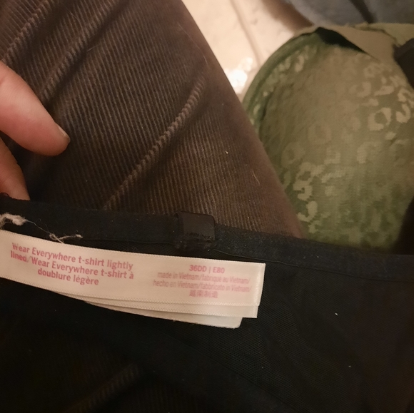 Bras - Picture 2 of 4